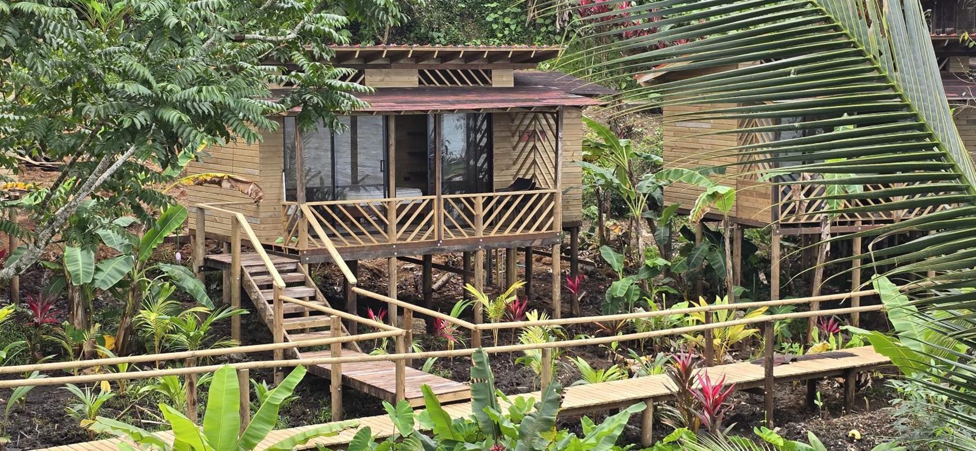 Pacific Nuqui Lodge エクステリア 写真